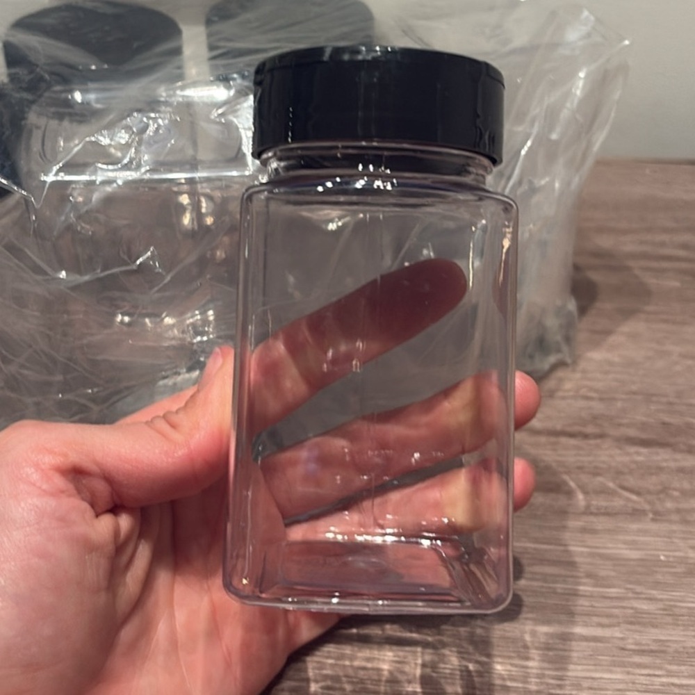 Clear 9oz Spice Shakers